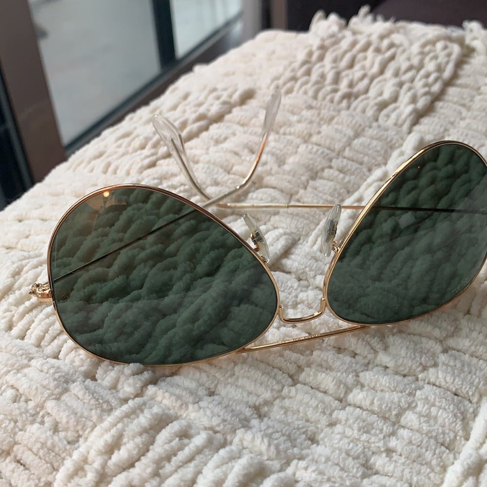 Ray-Ban Classic Aviator - Picture 2 of 6